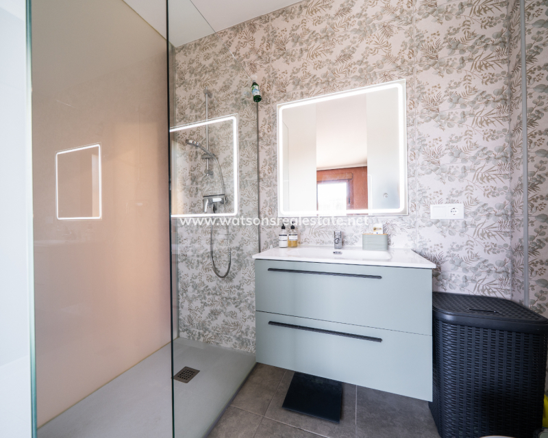 Venta - Chalet Independiente - Urb. La Marina