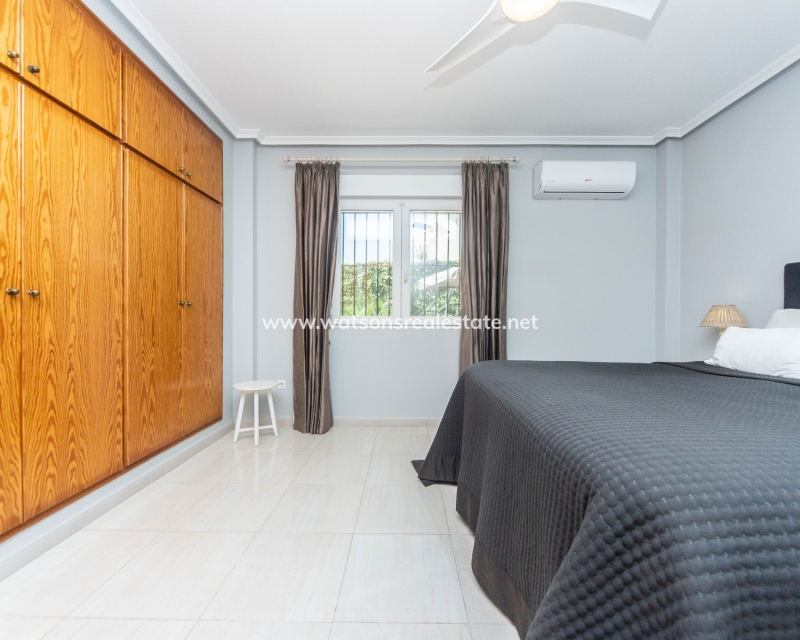 Venta - Chalet Independiente - Urb. La Marina