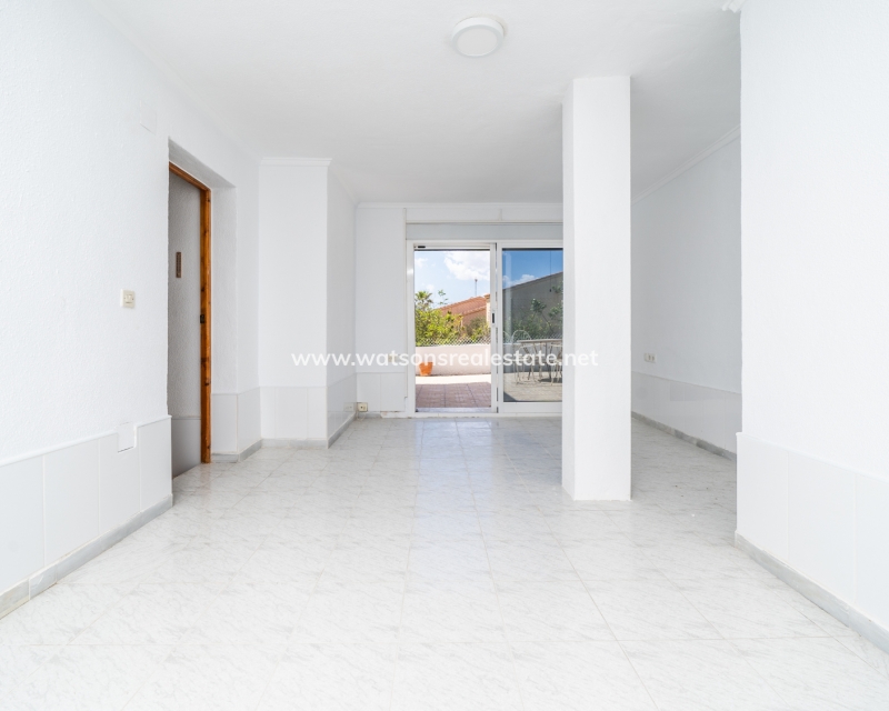 Venta - Chalet Independiente - Urb. La Marina