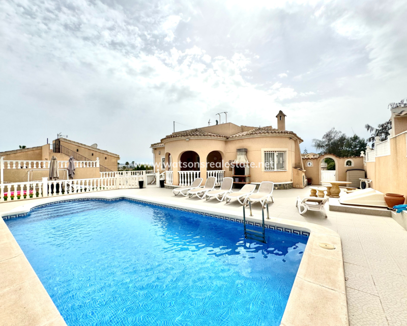 Venta - Chalet Independiente - Urb. La Marina