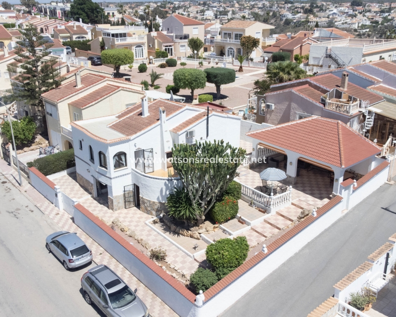 Venta - Chalet Independiente - Urb. La Marina