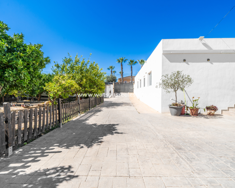 Venta - Chalet Independiente - Urb. La Marina