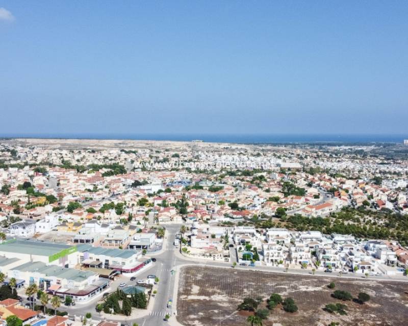 Venta - Chalet Independiente - Urb. La Marina
