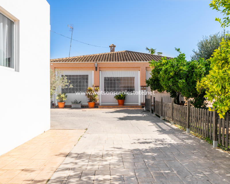Venta - Chalet Independiente - Urb. La Marina