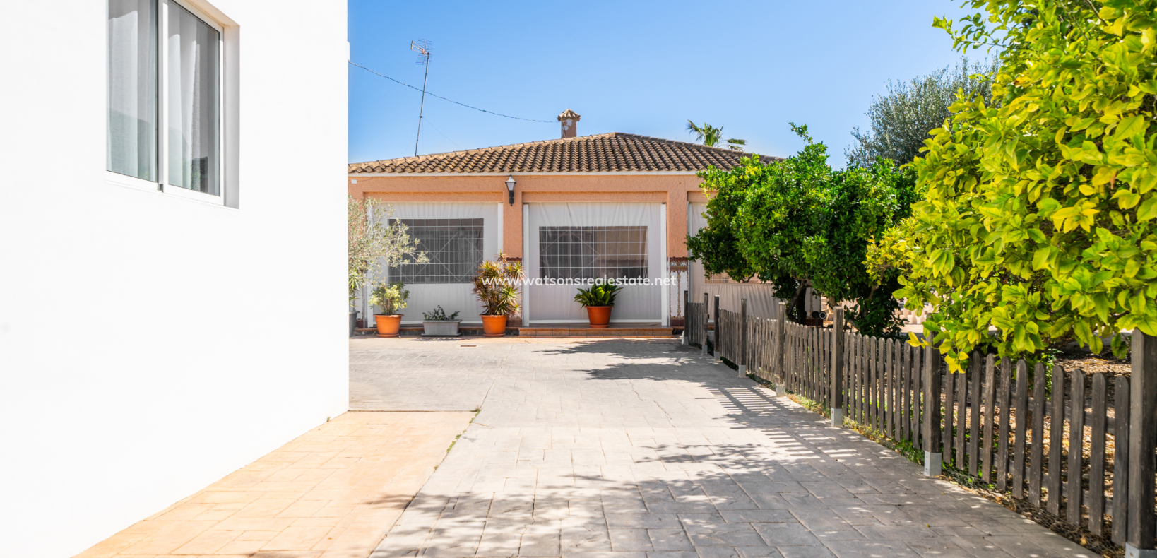 Venta - Chalet Independiente - Urb. La Marina
