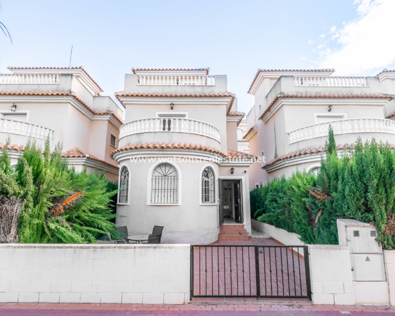 Villa for sale in La Marina Urb