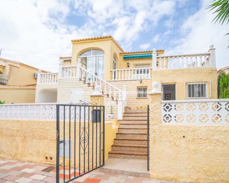 Villa independiente en venta en Costa Blanca