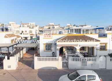 Villa quadruple à vendre à La Marina