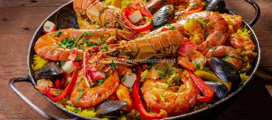 Vous venez d'acheter une propriété dans l'urbanisation La Marina ? Découvrez pourquoi la cuisine typique de la Costa Blanca séduit les investisseurs internationaux