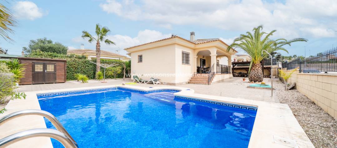 What’s the best way to find your ideal property in Urb. La Marina despite low stock? What’s the best way to find your ideal property in Urb. La Marina despite low stock?