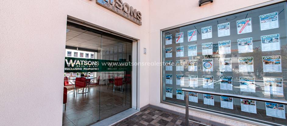 Wir sind die größte Immobilienagentur in La Marina, ohne jedoch Abstriche beim persönlichen Service zu machen, der uns auszeichnet