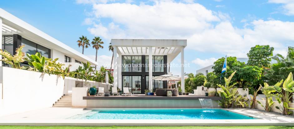 This luxury villa for sale in La Marina urbanization is the home that reflects your lifestyle